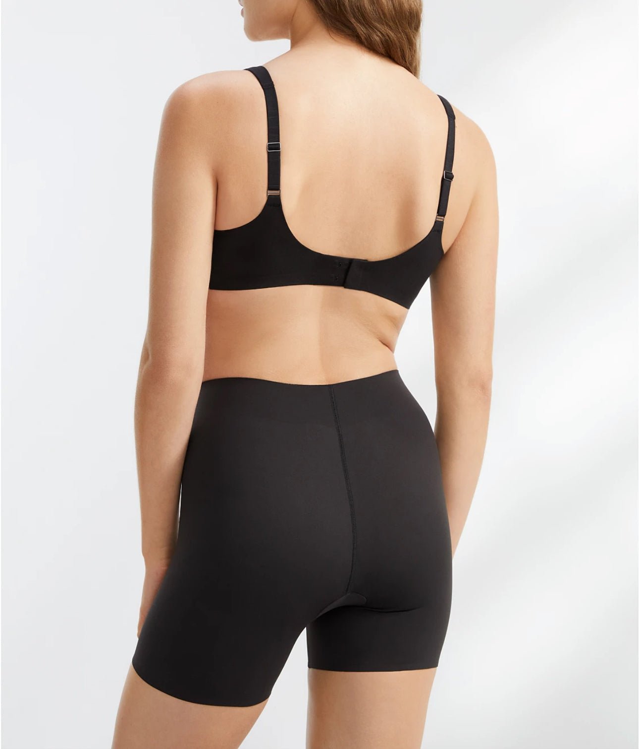 TC® Sleek Essentials Shaping Mid-Thigh Short