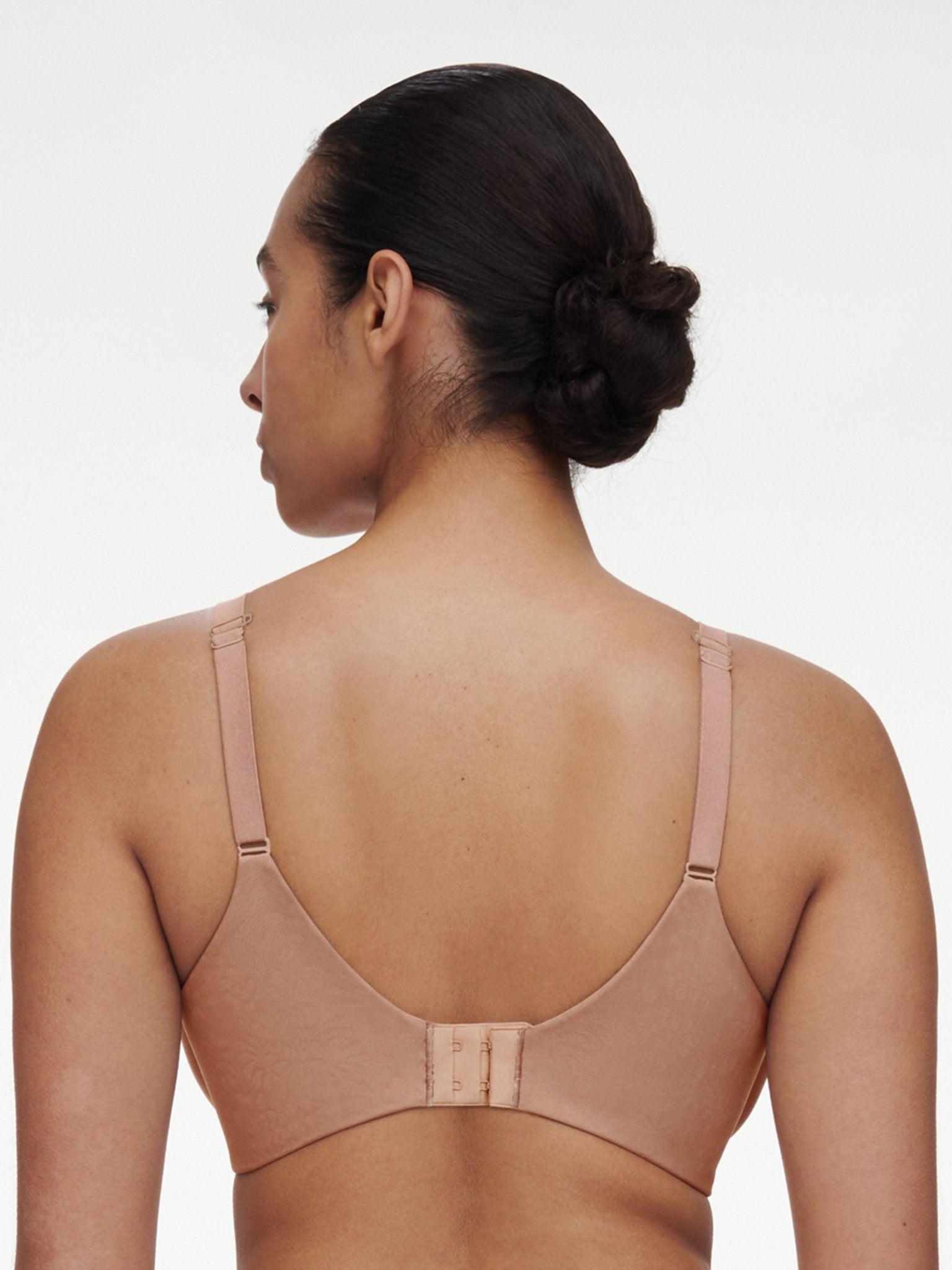 Chantelle Comfort Chic Back Smoothing T-Shirt Bra - Coffee Latte